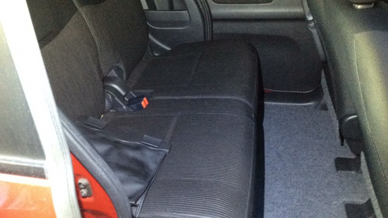 内装後方シート