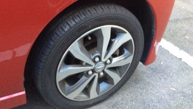 タイヤホイール前