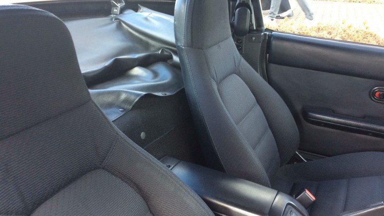 内装後方シート