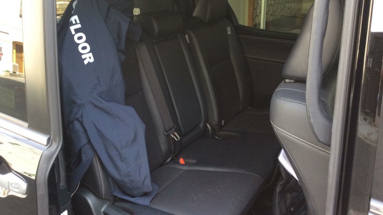 内装後方シート