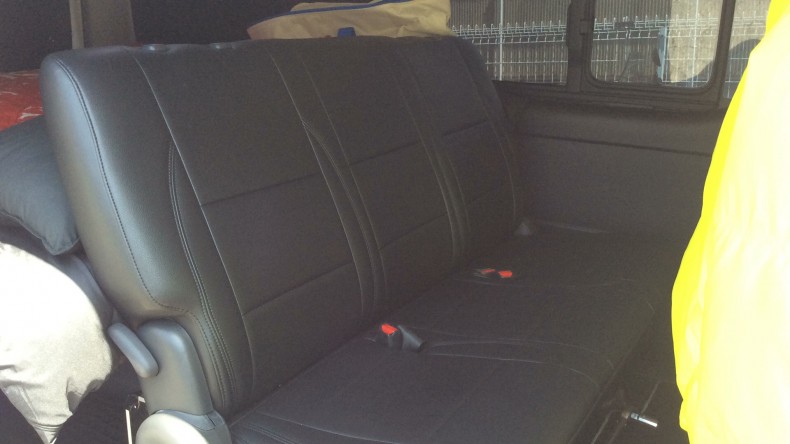 内装後方シート