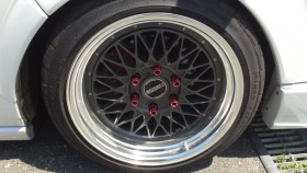 タイヤホイール前