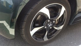 タイヤホイール前