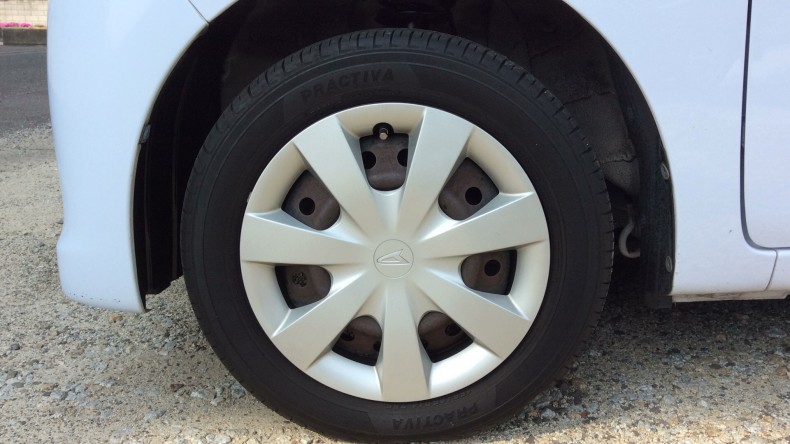 タイヤホイール前