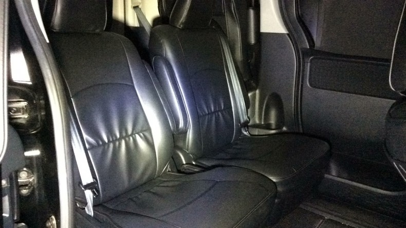 内装後方シート