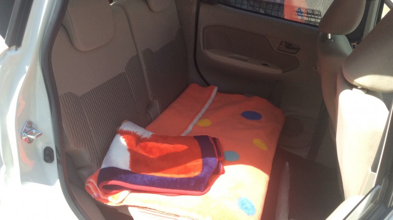 内装後方シート