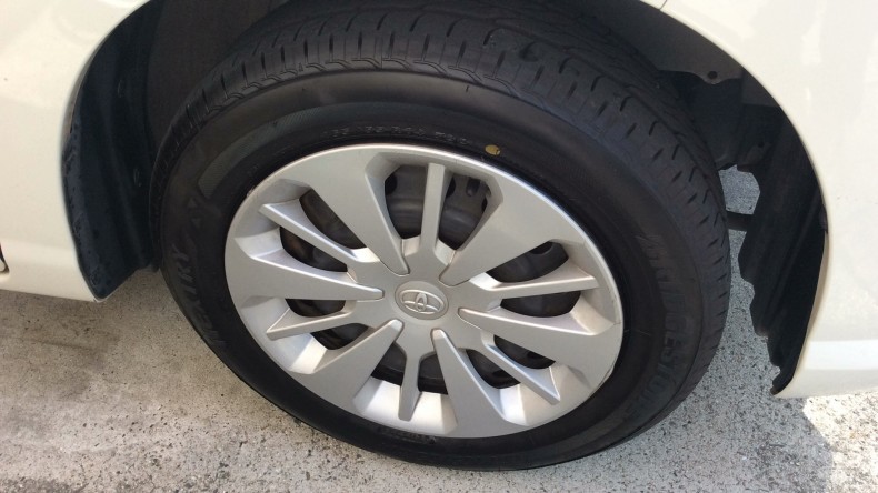 タイヤホイール前