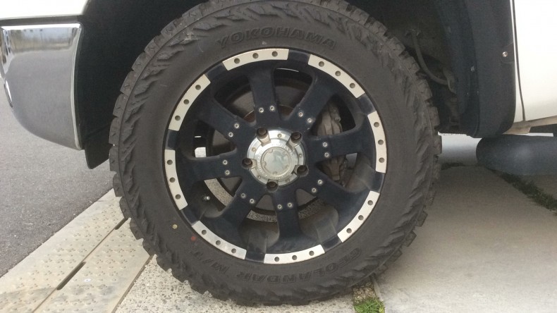 タイヤホイール前