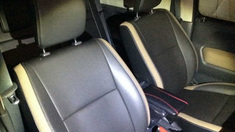 内装前方シート