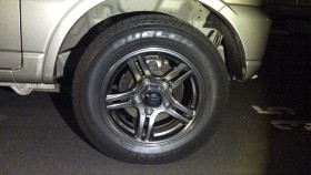 タイヤホイール前