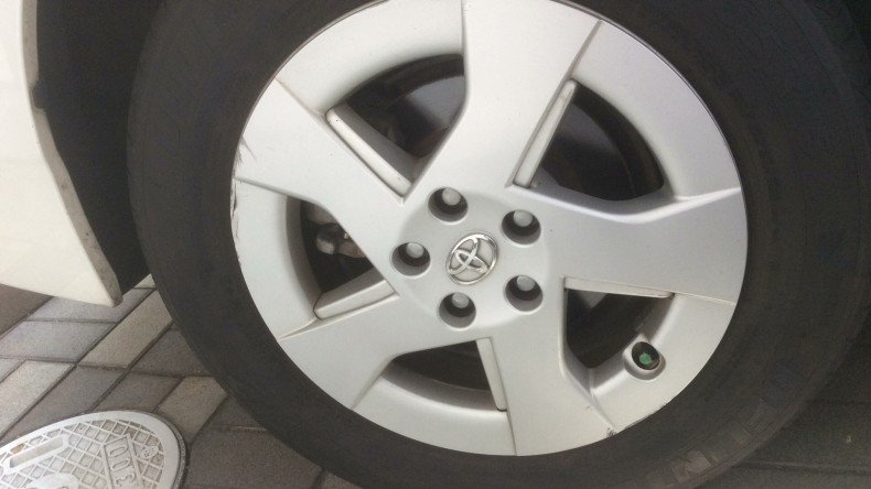 タイヤホイール前