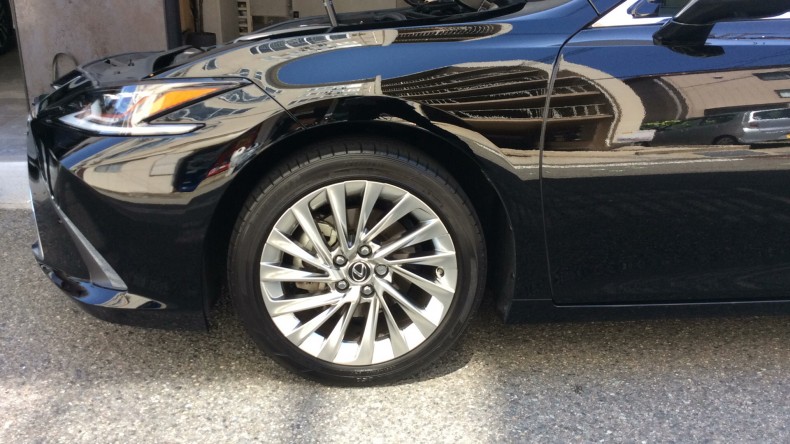 タイヤホイール前