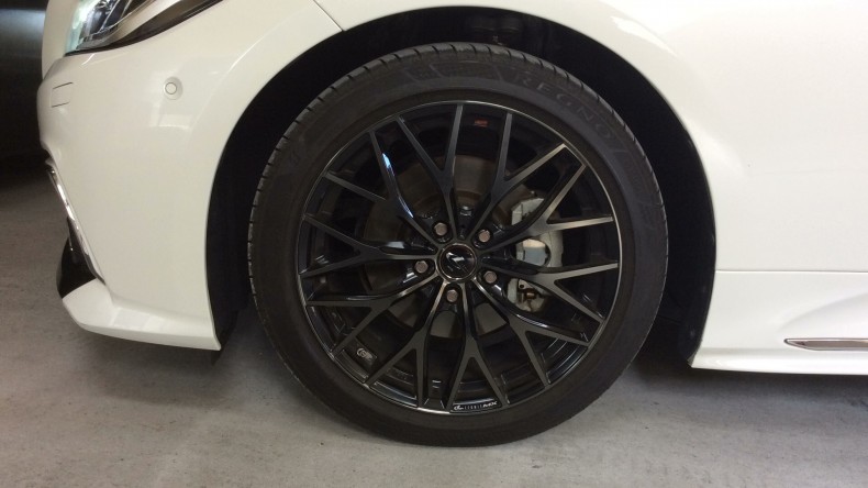 タイヤホイール前