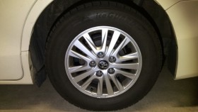 タイヤホイール前