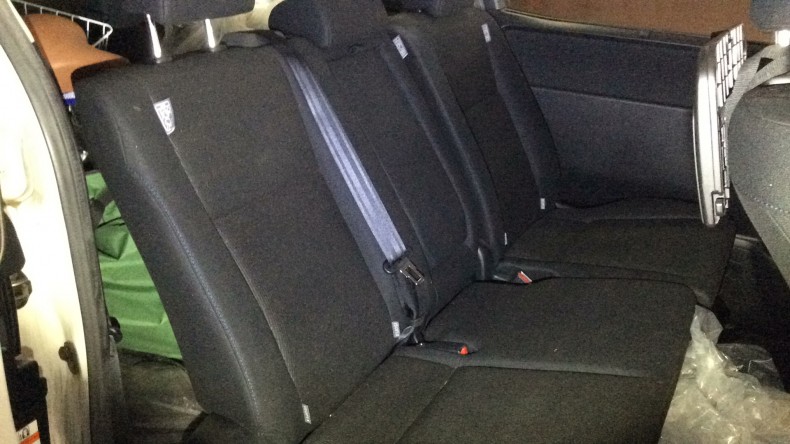 内装後方シート