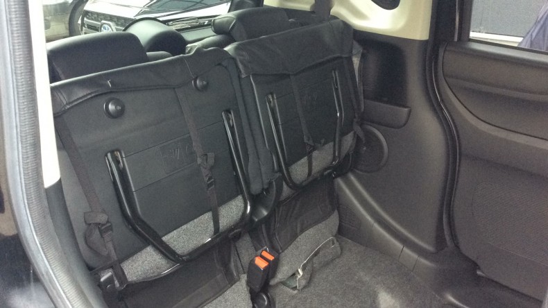 内装後方シート