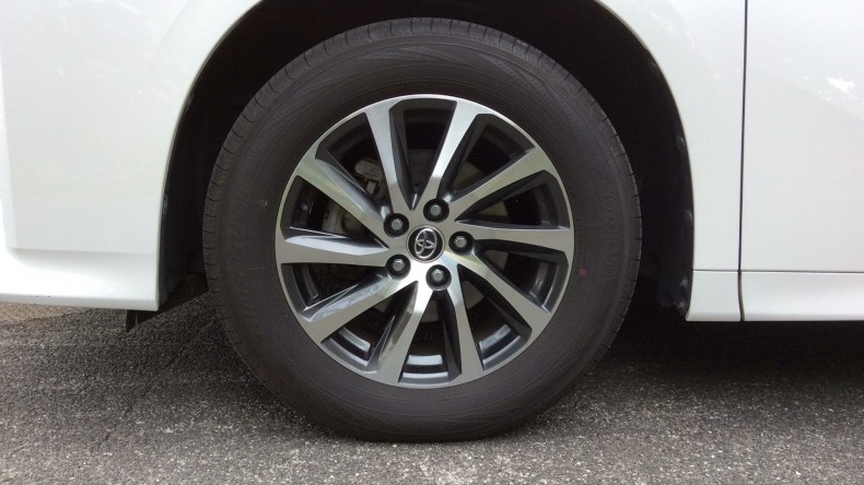 タイヤホイール前