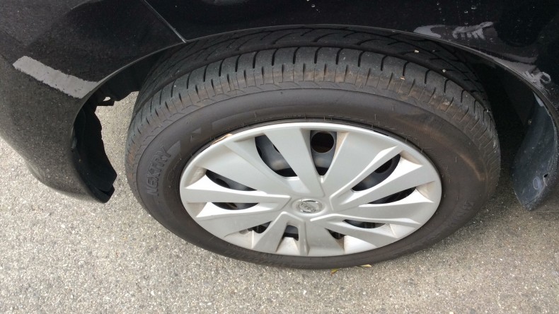 タイヤホイール前