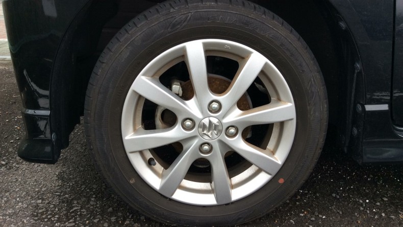 タイヤホイール前