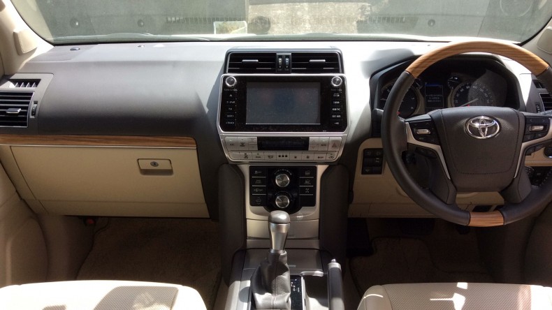 内装インパネ全体