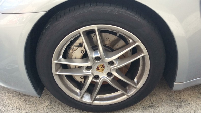 タイヤホイール前