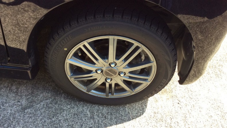 タイヤホイール前