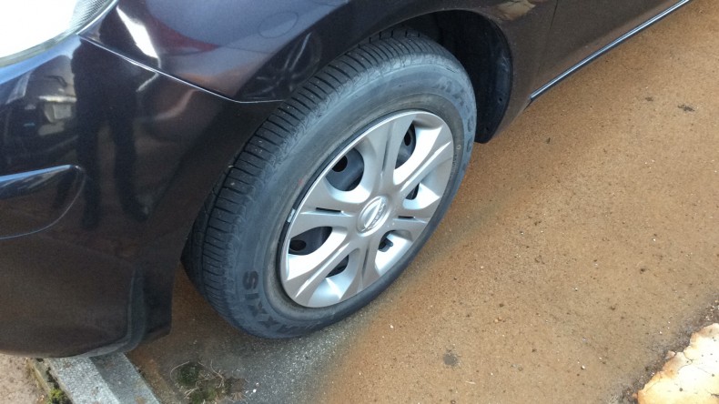 タイヤホイール前