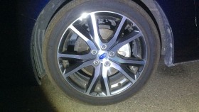 タイヤホイール前