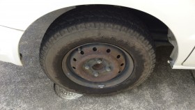 タイヤホイール前