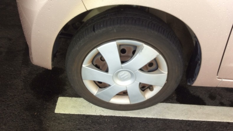 タイヤホイール前