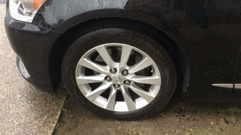 タイヤホイール前