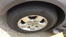 タイヤホイール前