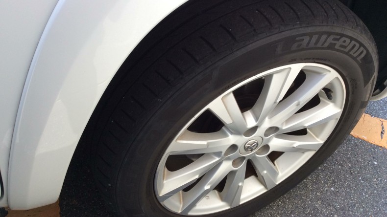 タイヤホイール前