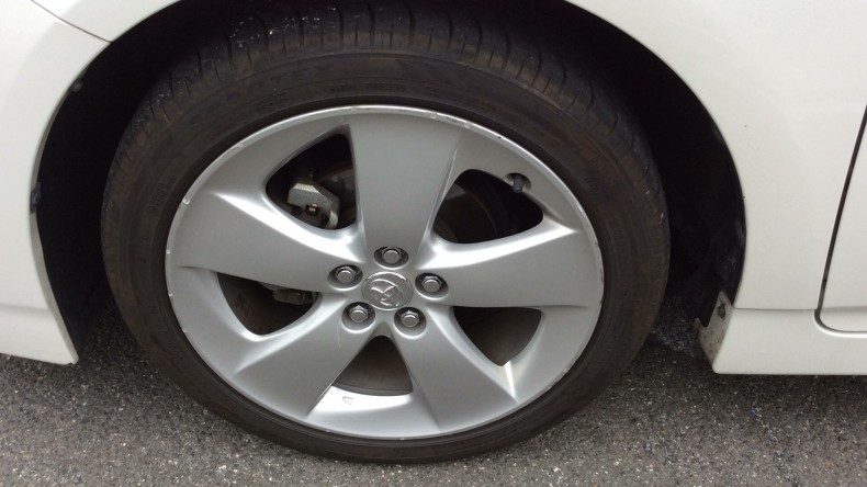 タイヤホイール前