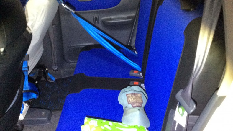 内装後方シート