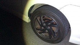 タイヤホイール前