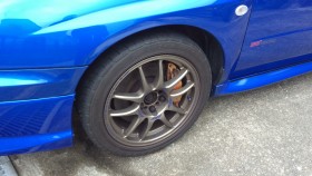 タイヤホイール前