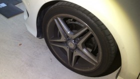 タイヤホイール前