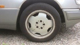 タイヤホイール前