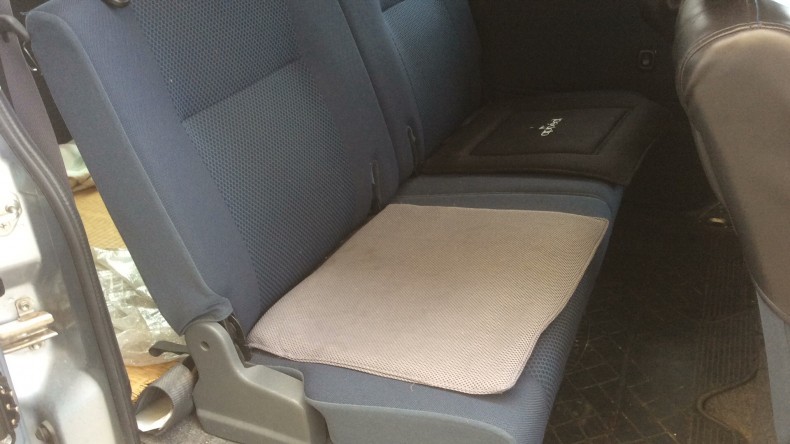 内装後方シート