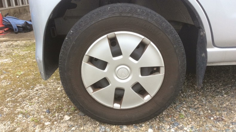 タイヤホイール前