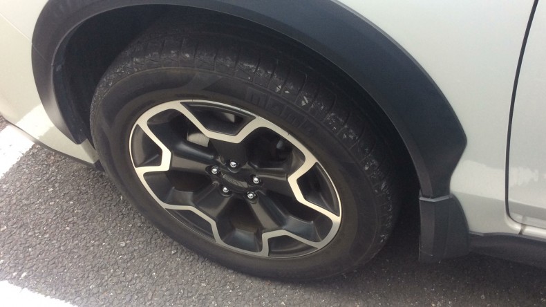 タイヤホイール前