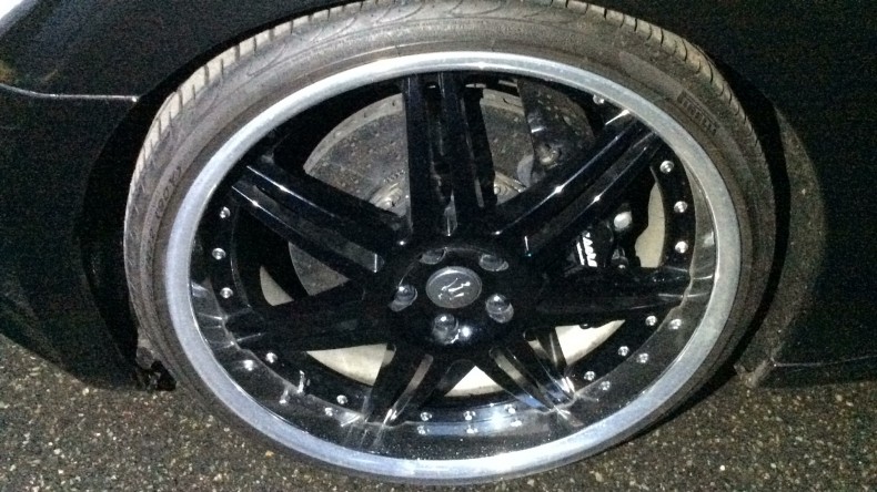 タイヤホイール前