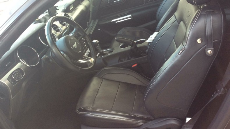 内装前方シート