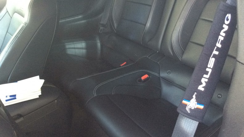 内装後方シート