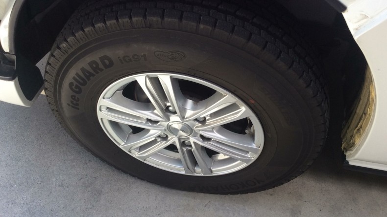 タイヤホイール前