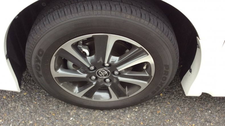 タイヤホイール前