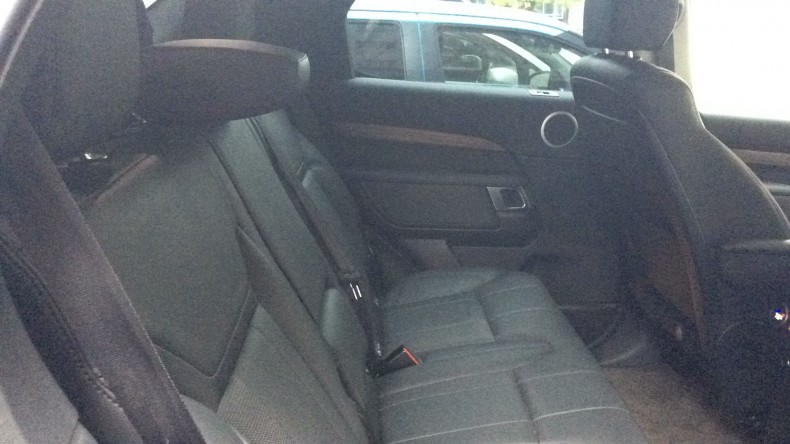 内装後方シート