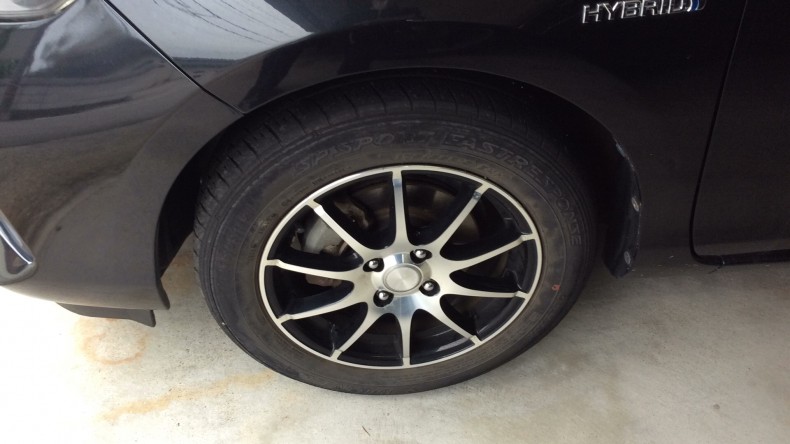 タイヤホイール前