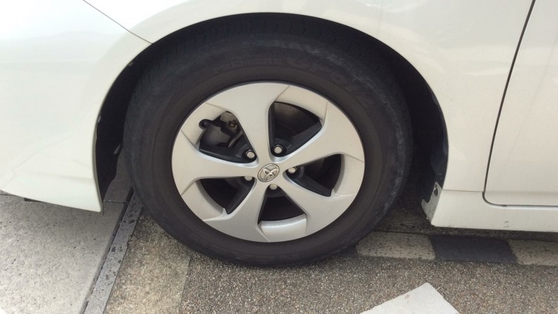 タイヤホイール前